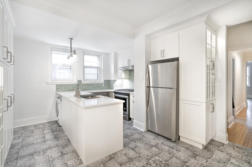 white kitchen armo design